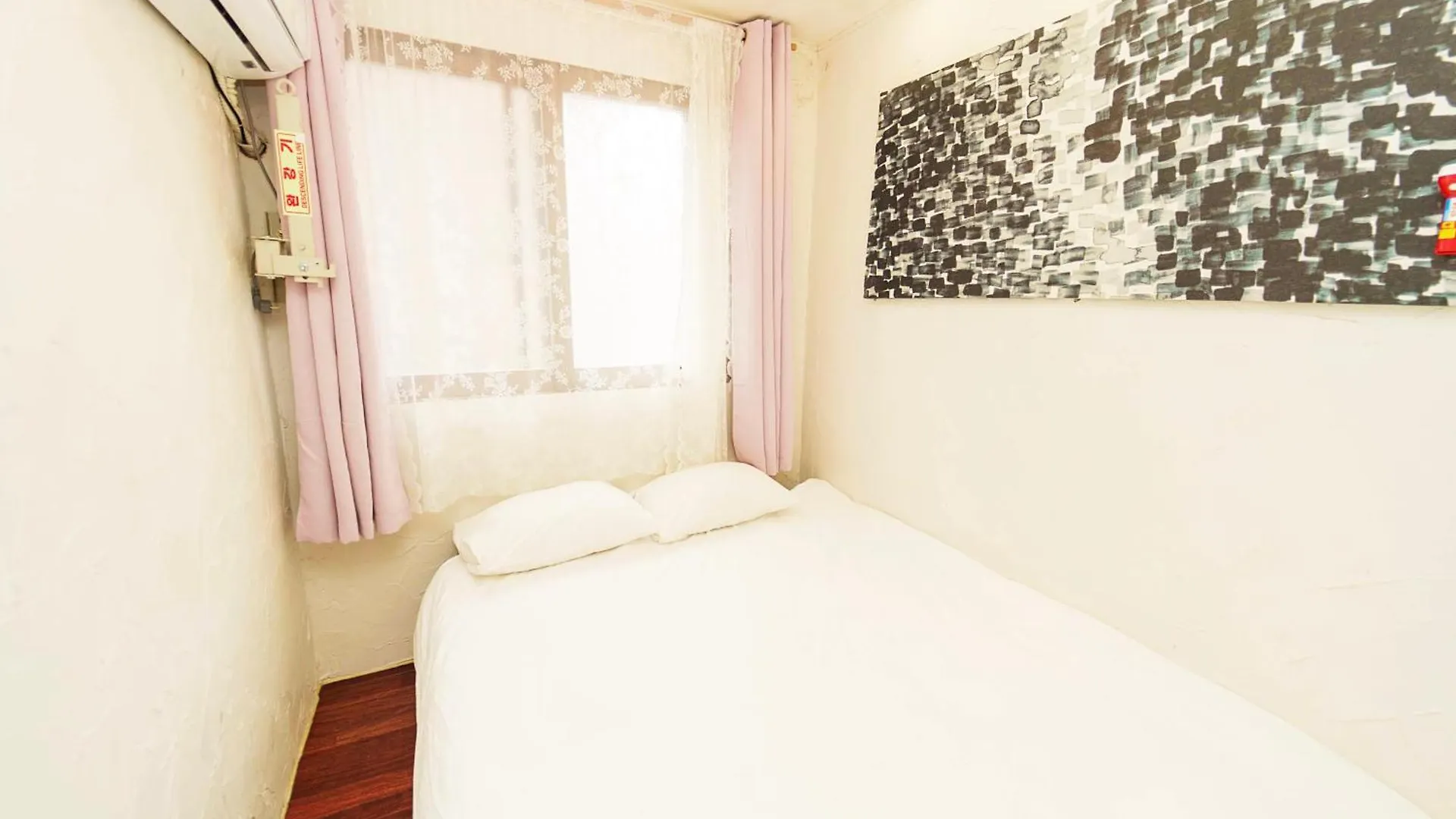 3-Gu&Anne House Hongdae 6Room & 4Bath House Seoul 0*,  South Korea