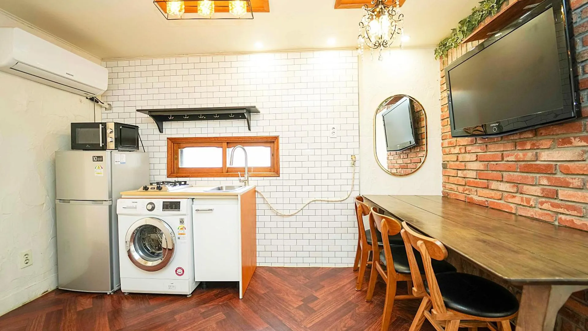 3-Gu&Anne House Hongdae 6Room & 4Bath House Seoul 0*,  South Korea