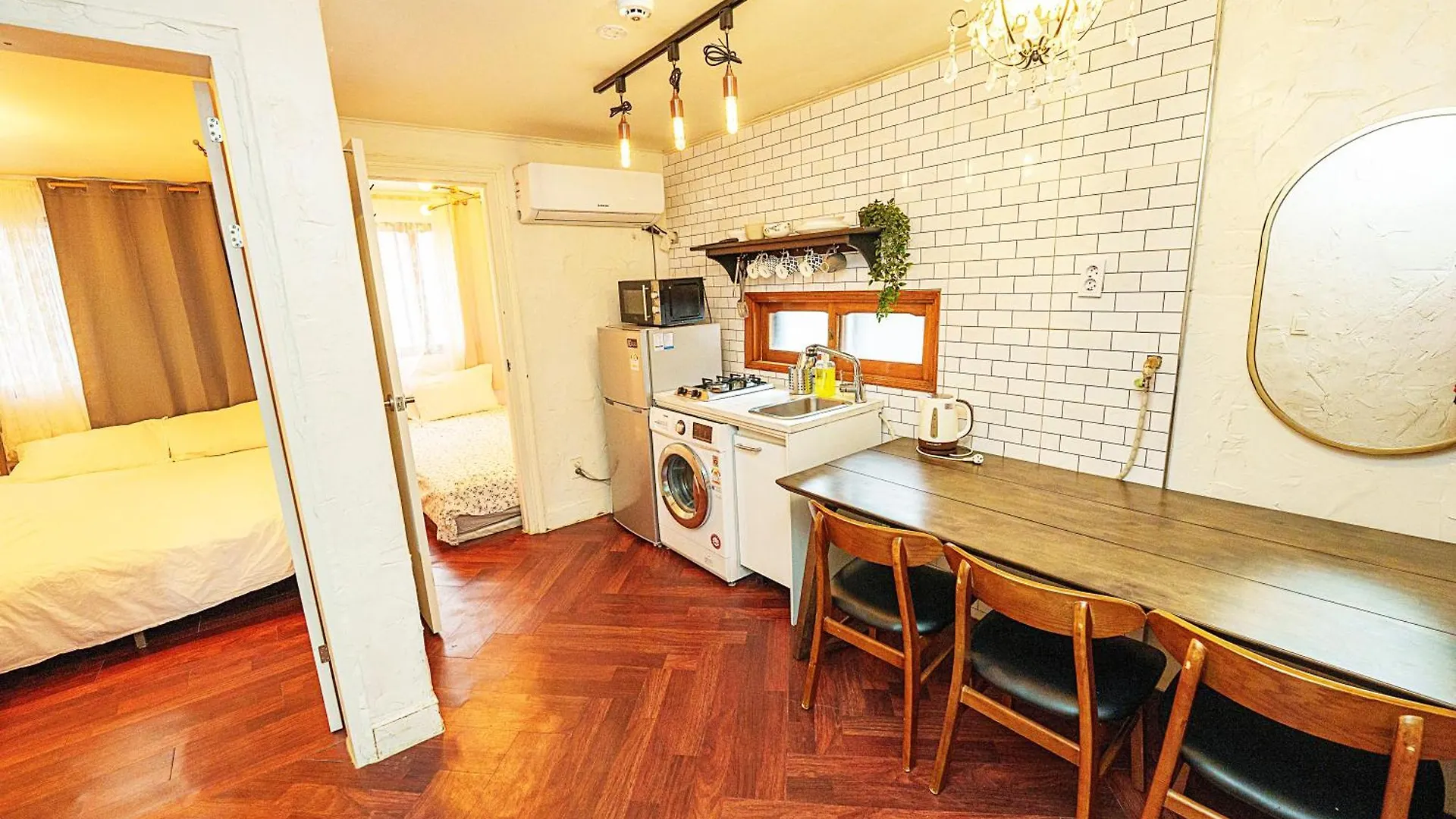 3-Gu&Anne House Hongdae 6Room & 4Bath House Seoul