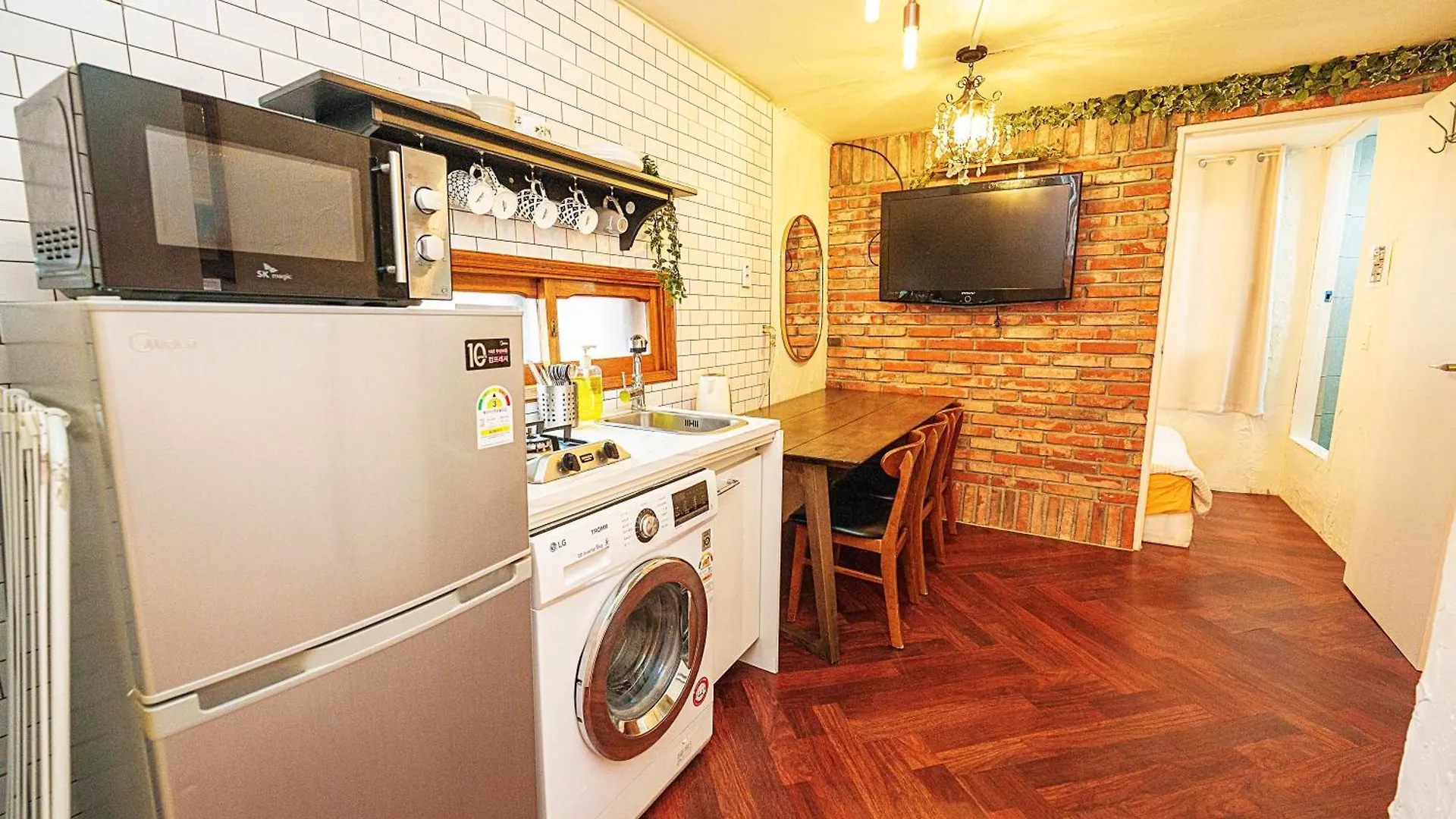 3-Gu&Anne House Hongdae 6Room & 4Bath House Seoul Apartment