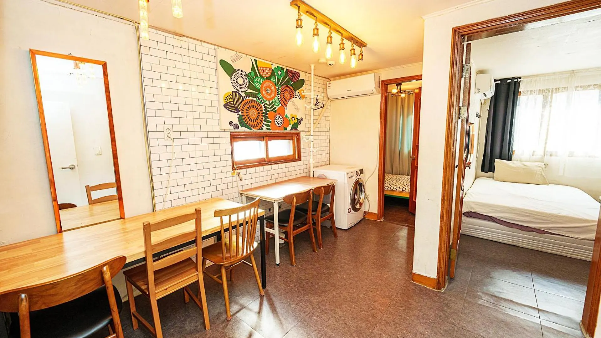 3-Gu&Anne House Hongdae 6Room & 4Bath House Seoul Apartment