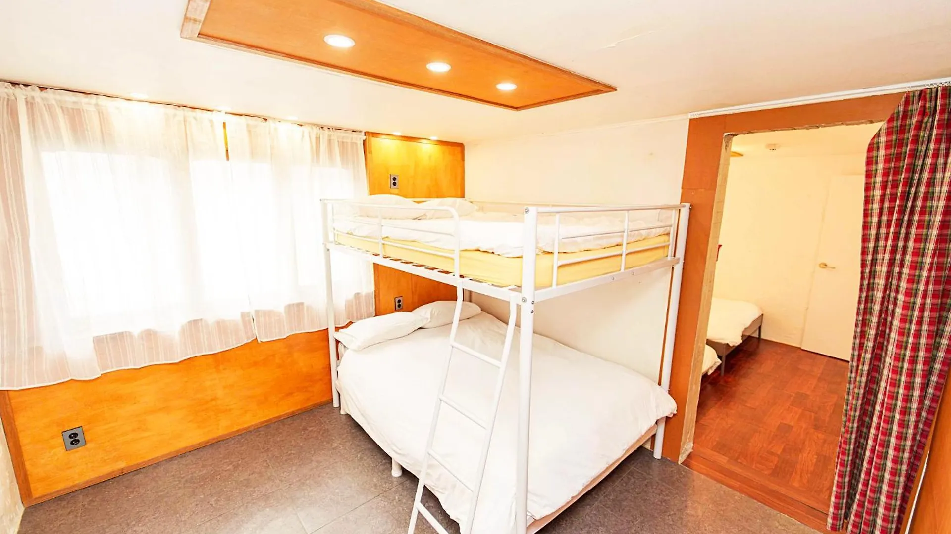 3-Gu&Anne House Hongdae 6Room & 4Bath House Seoul South Korea