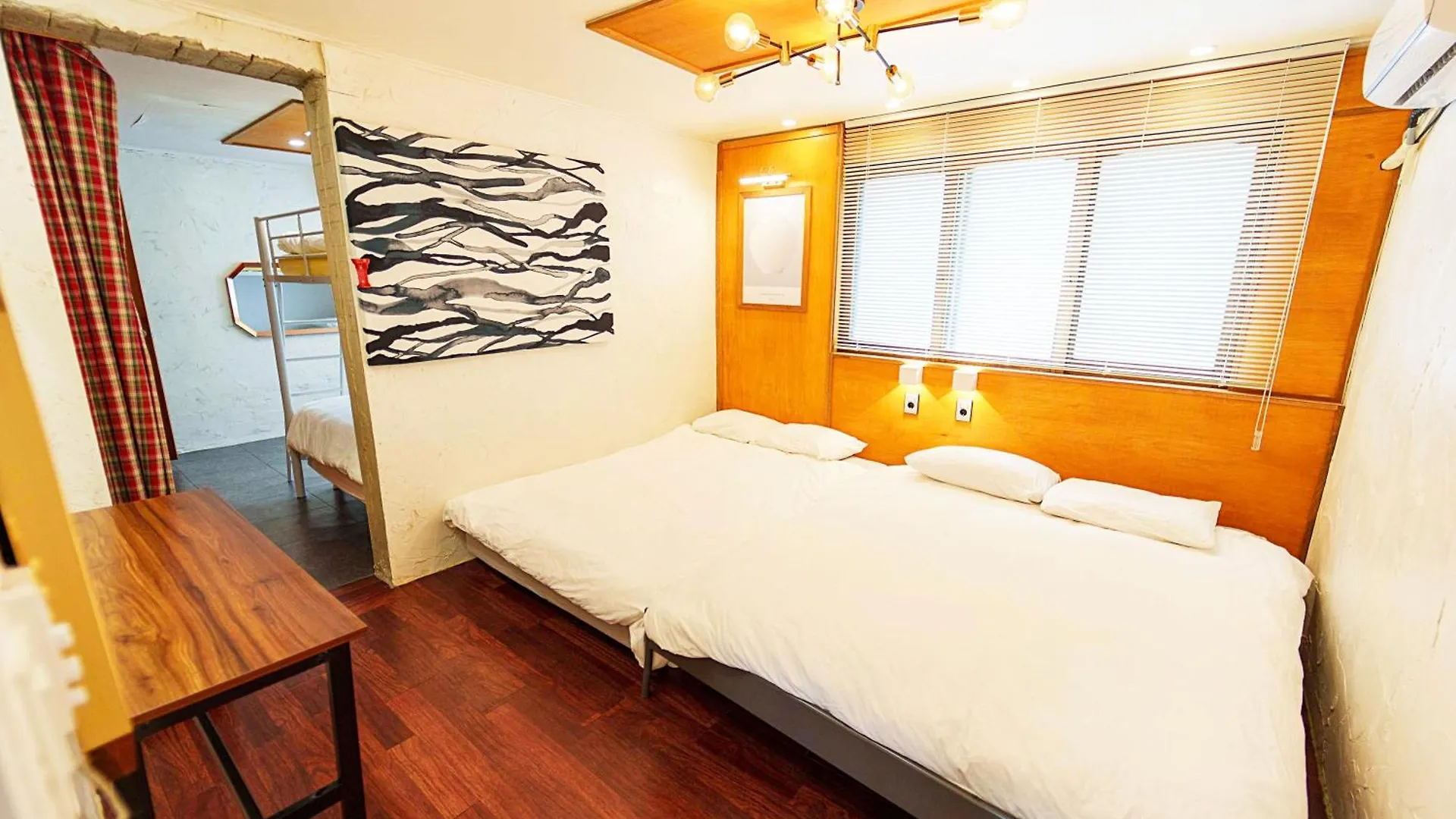 3-Gu&Anne House Hongdae 6Room & 4Bath House Seoul South Korea