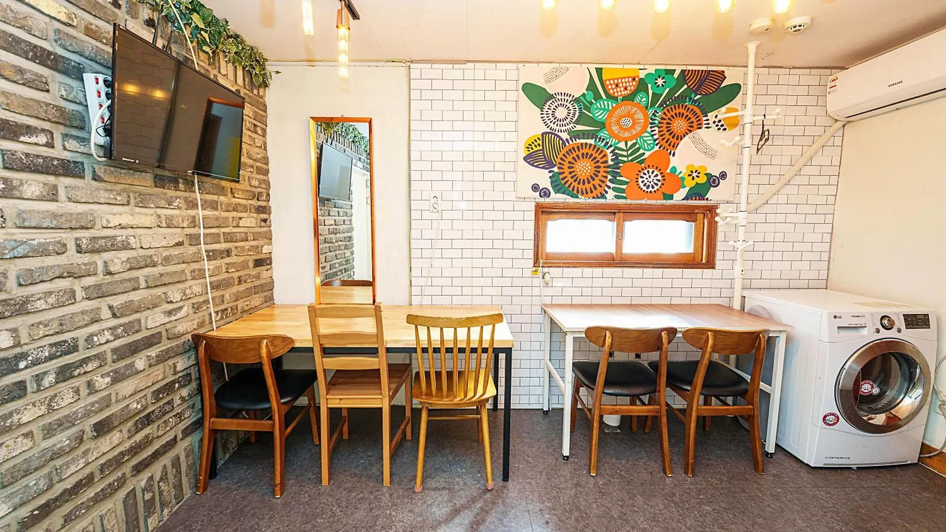 3-Gu&Anne House Hongdae 6Room & 4Bath House Seoul