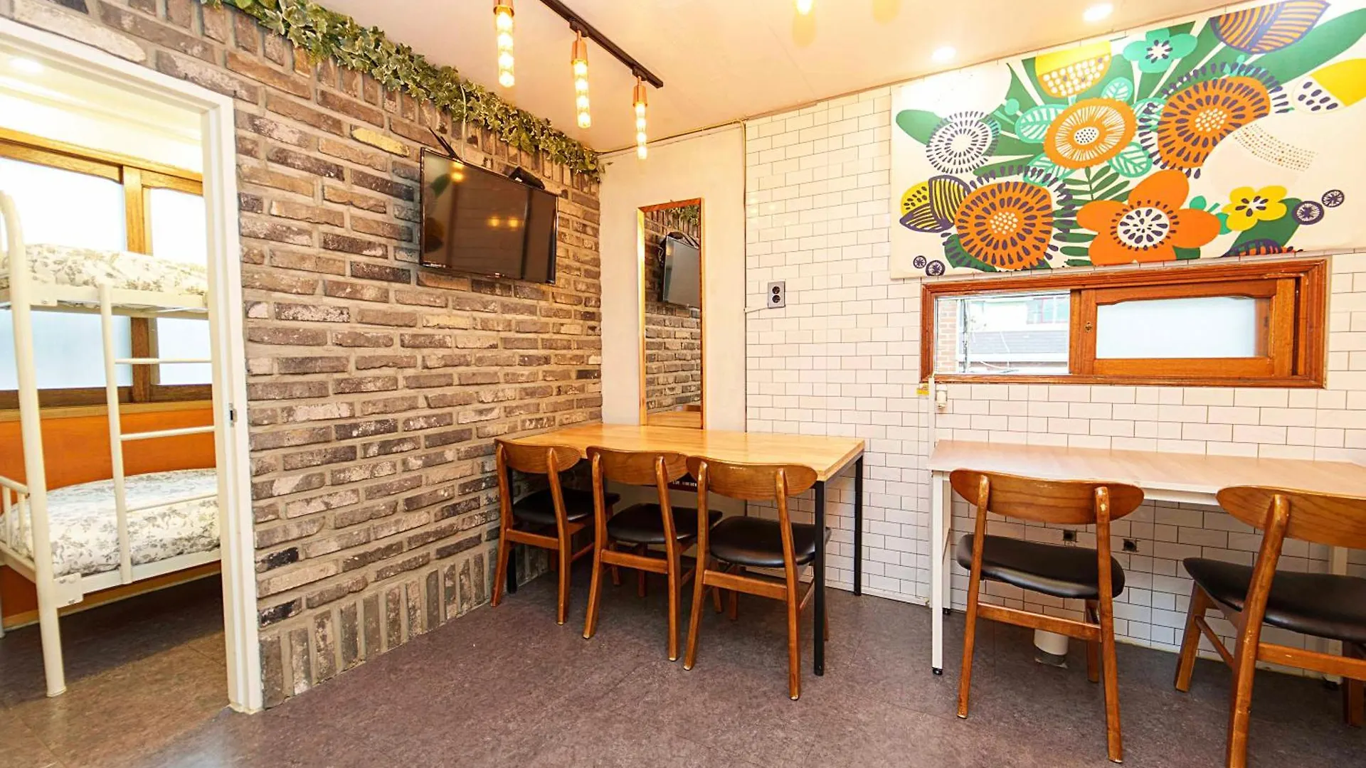 3-Gu&Anne House Hongdae 6Room & 4Bath House Seoul